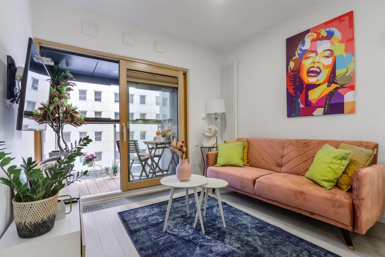 Luxury Apartments On Grzybowska Street In ワルシャワ エクステリア 写真