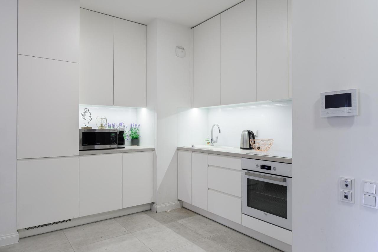 Luxury Apartments On Grzybowska Street In ワルシャワ エクステリア 写真