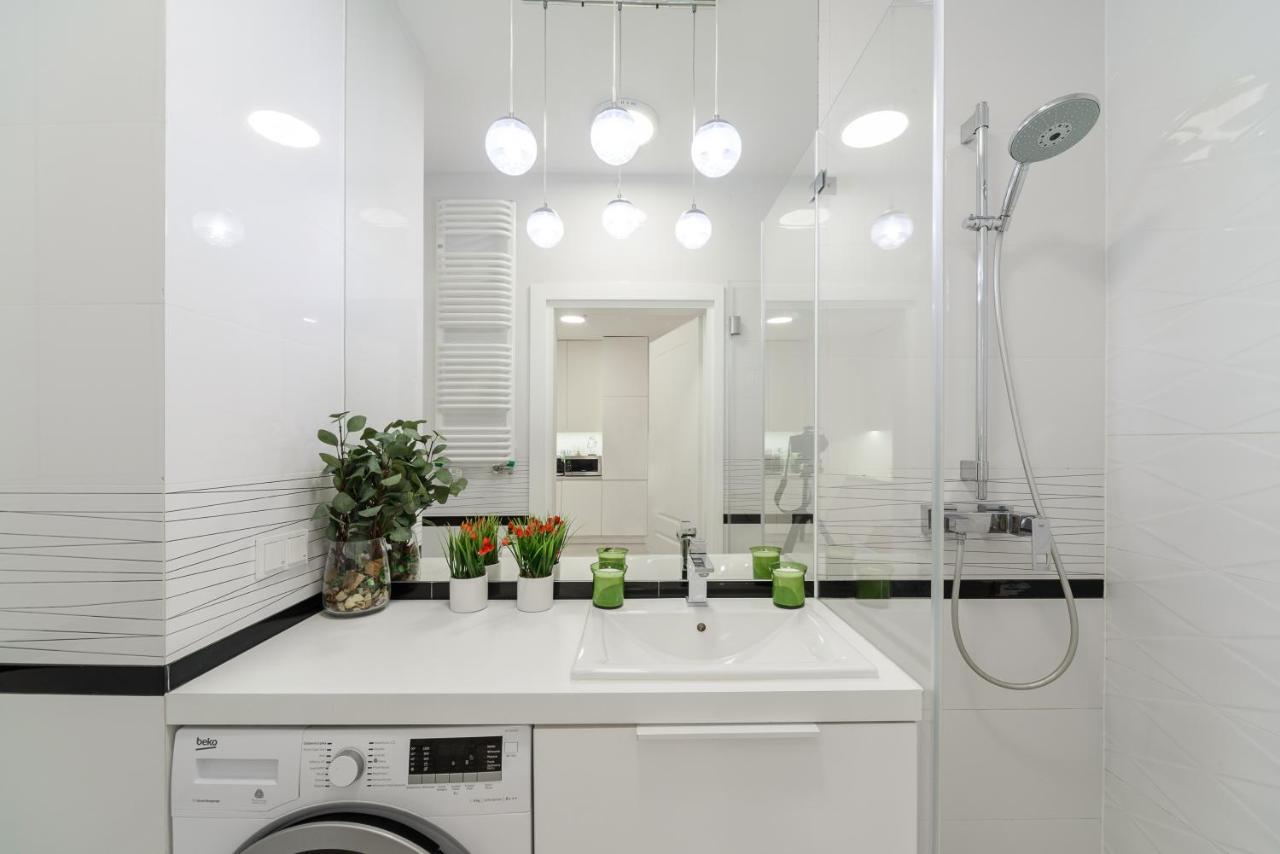 Luxury Apartments On Grzybowska Street In ワルシャワ エクステリア 写真