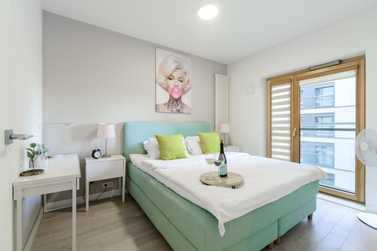Luxury Apartments On Grzybowska Street In ワルシャワ エクステリア 写真
