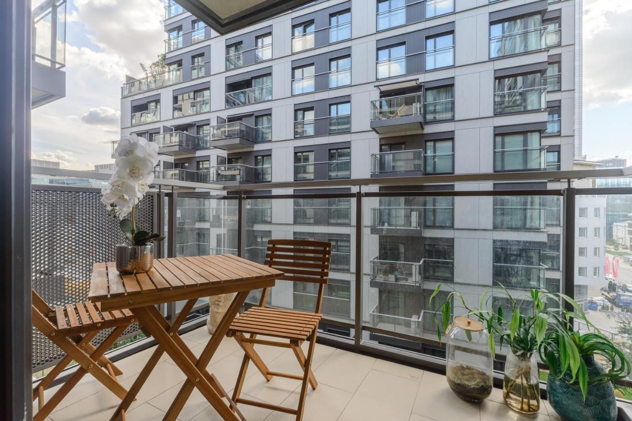 Luxury Apartments On Grzybowska Street In ワルシャワ エクステリア 写真