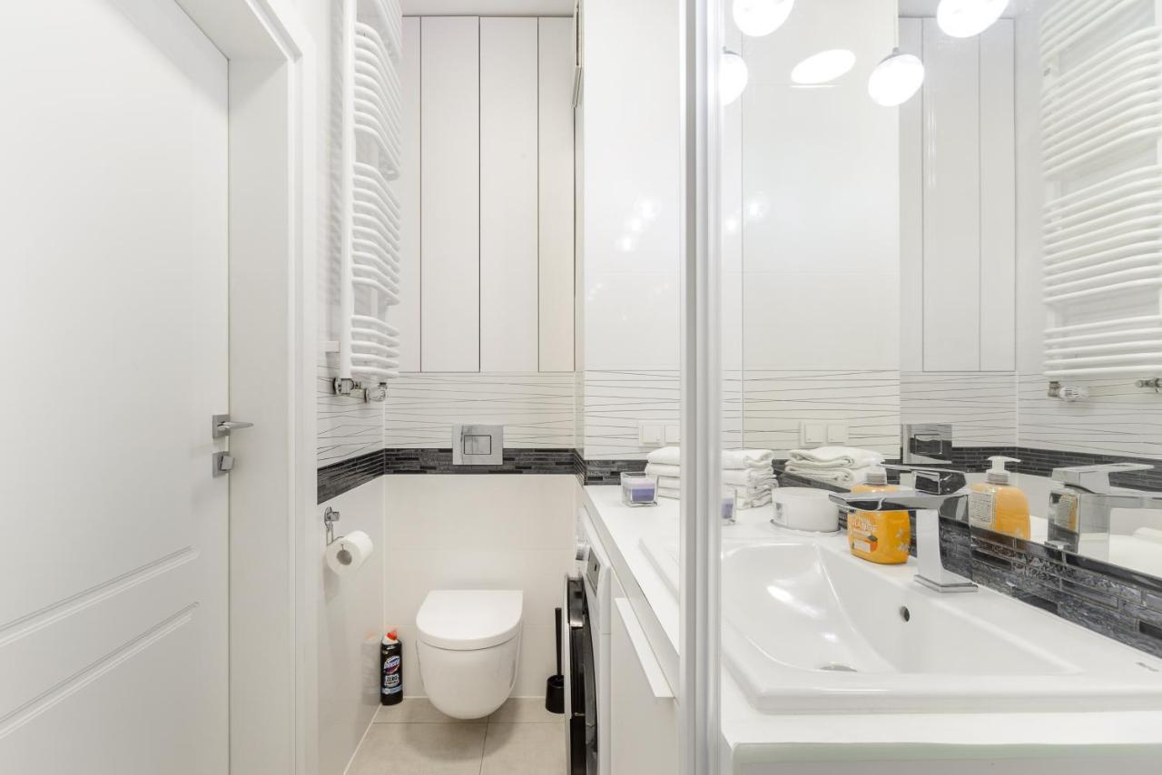 Luxury Apartments On Grzybowska Street In ワルシャワ エクステリア 写真